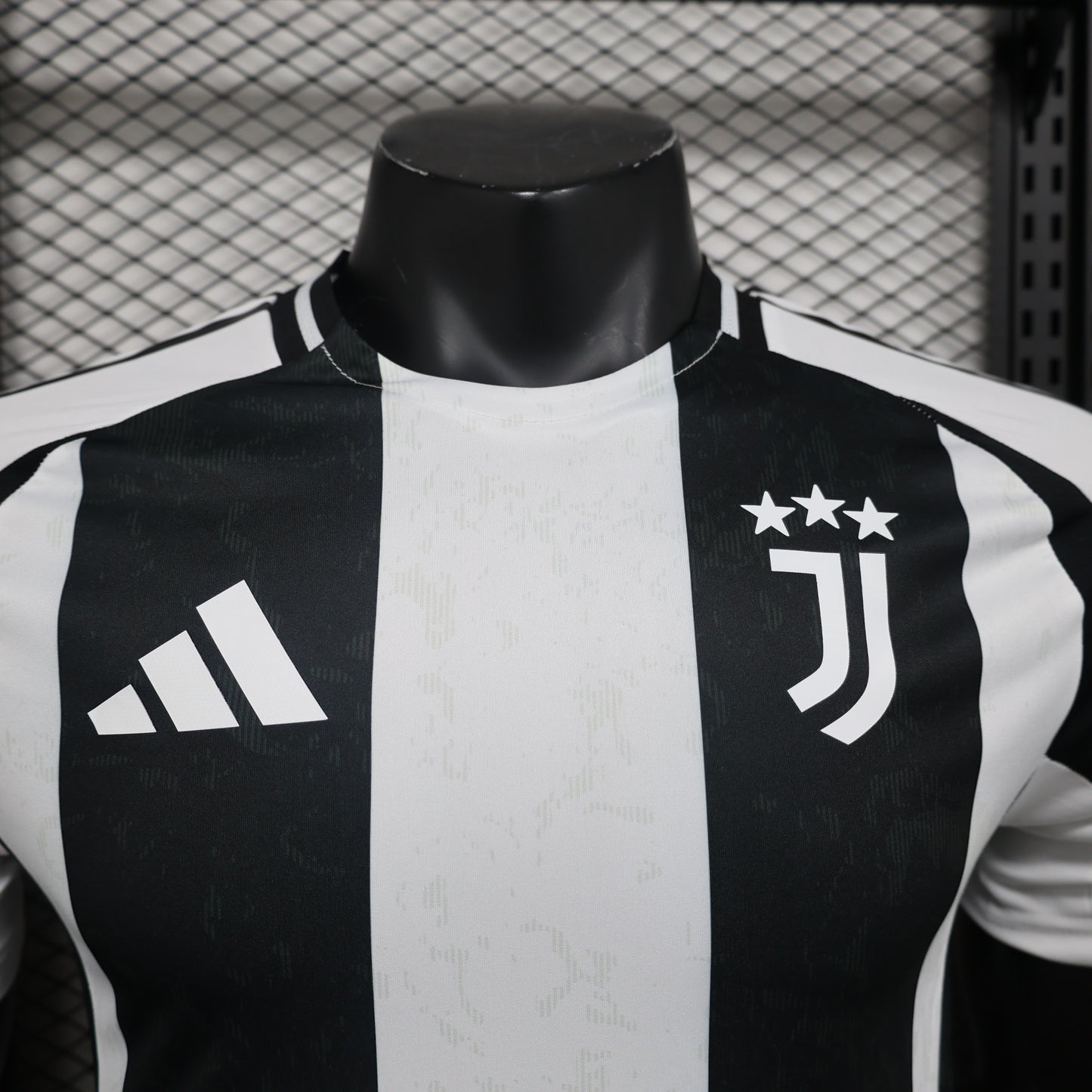 Player Version 24/25 Juventus Home Jersey