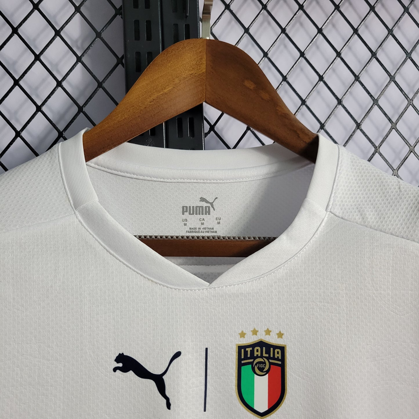 Italy “Roman Gold” special jersey