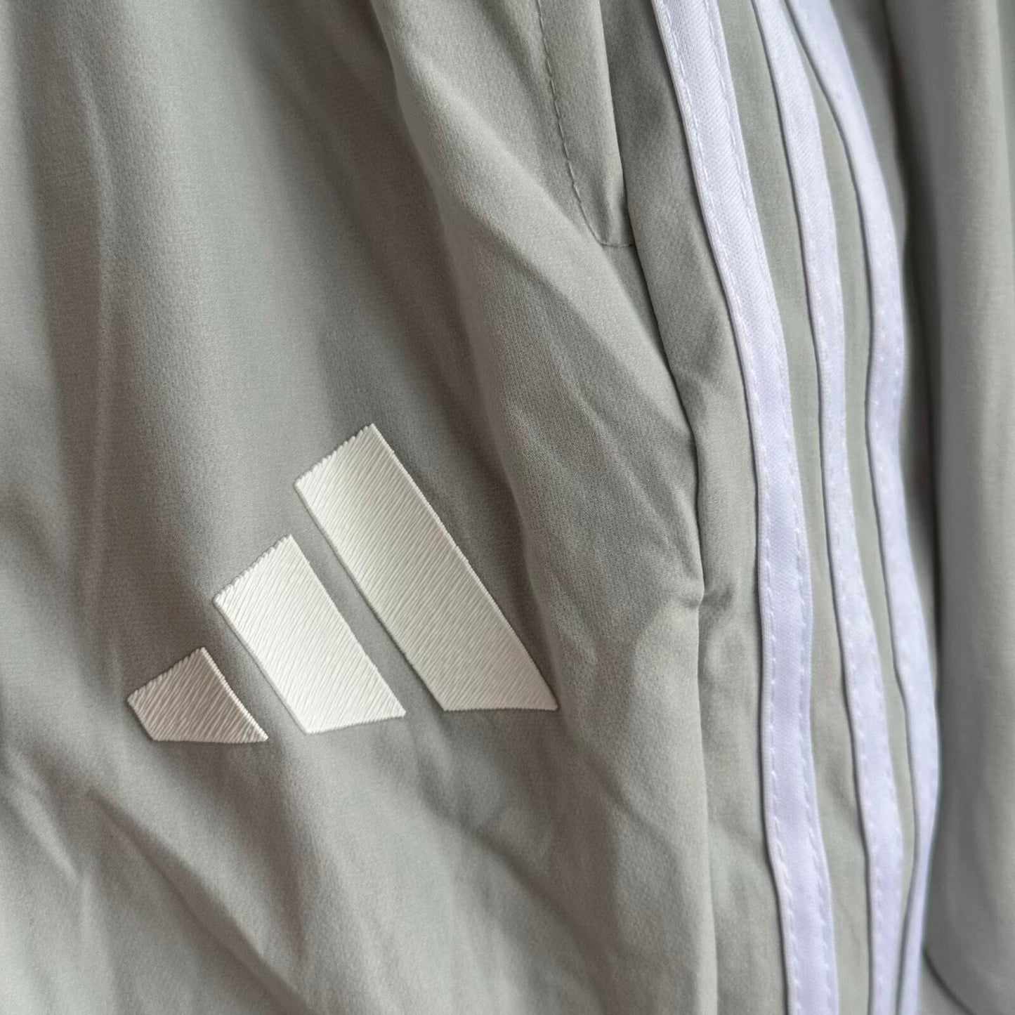 2025/26 Bayern Munchen Grey Windbreaker Set