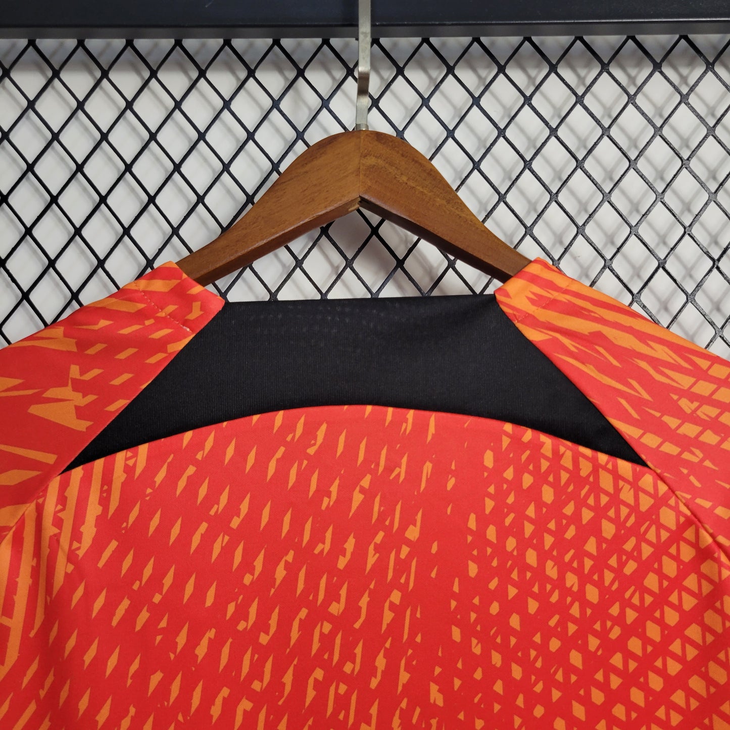 Atletico Madrid “Rojinaranja Edition” special jersey