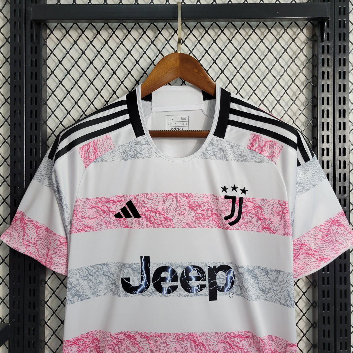 Juventus “Lightning” special jersey