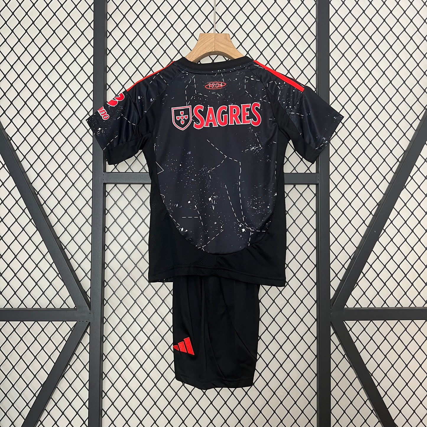 2425 Kids Benfica away