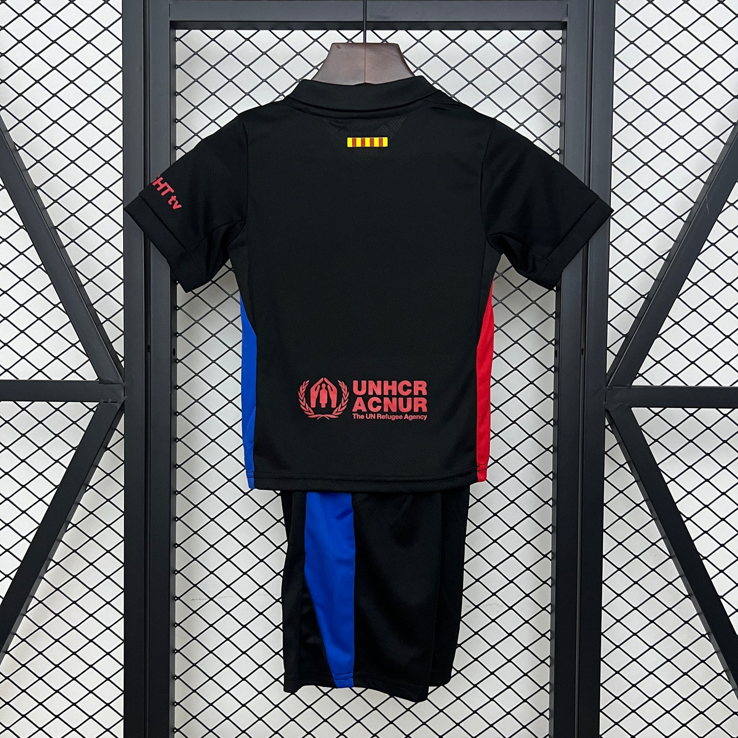 25 26 kids Barcelona X TravisScott away