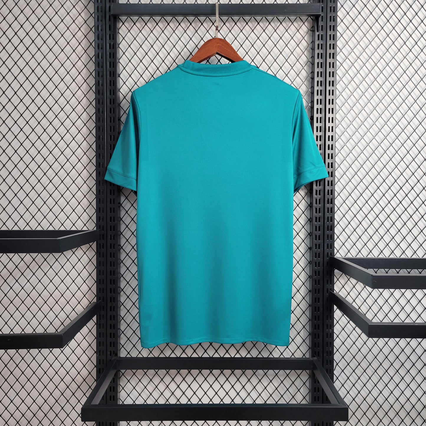 Retro Real Madrid 2017/2018 Away Kit