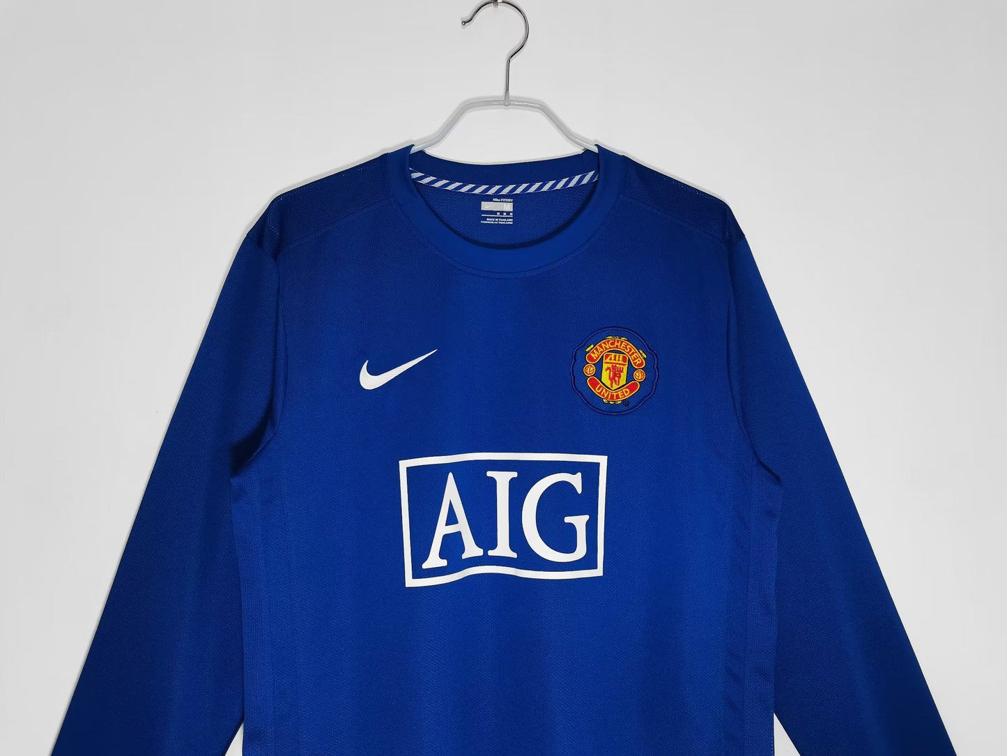Long sleeved: 2008/09 Manchester United Second away