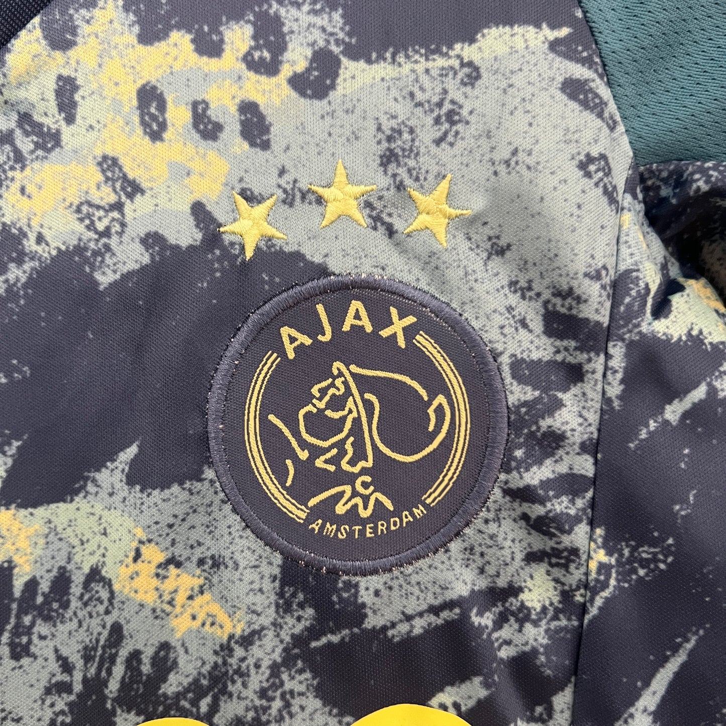 2425 Kids Ajax away