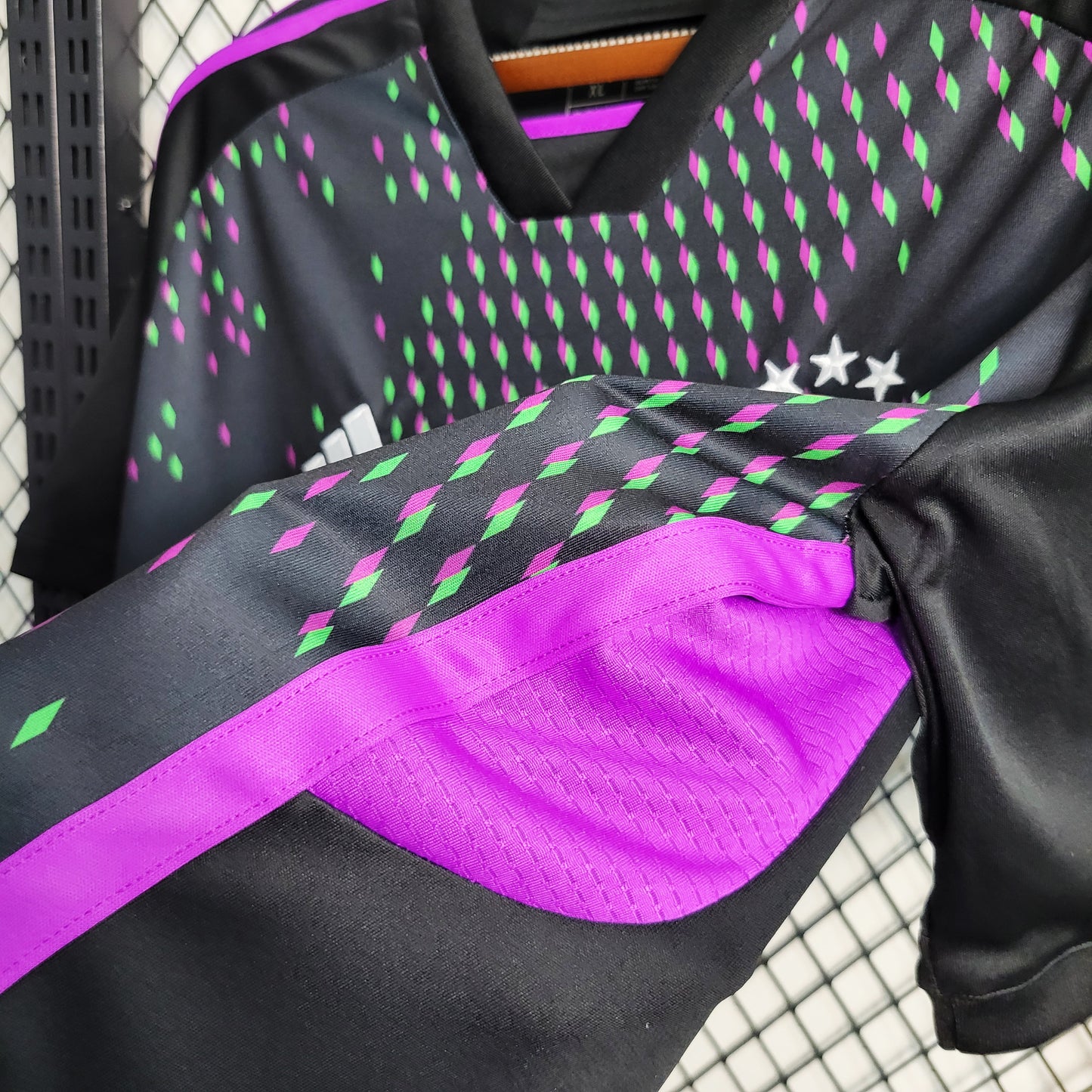 Bayern Munich “Alpen Glow” special jersey