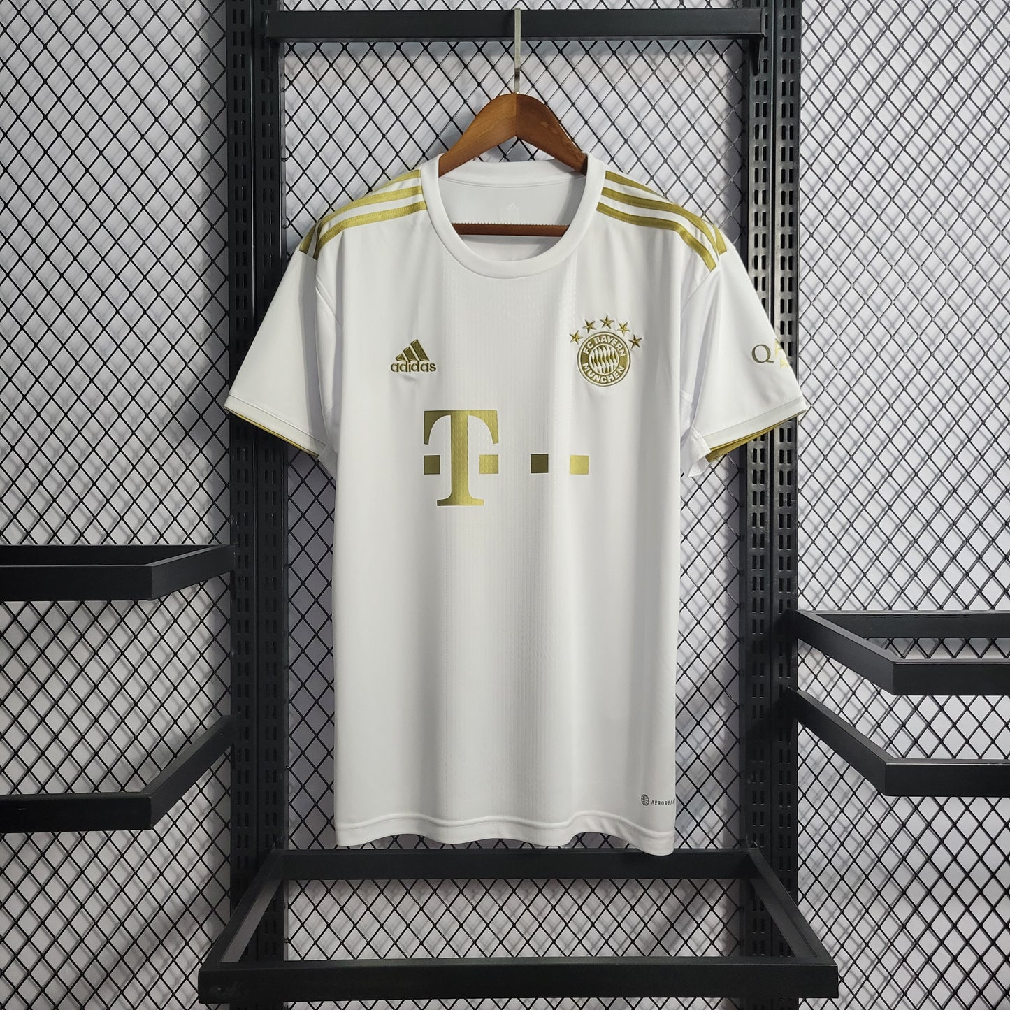 Bayern Munich “Sunset Champions” special jersey