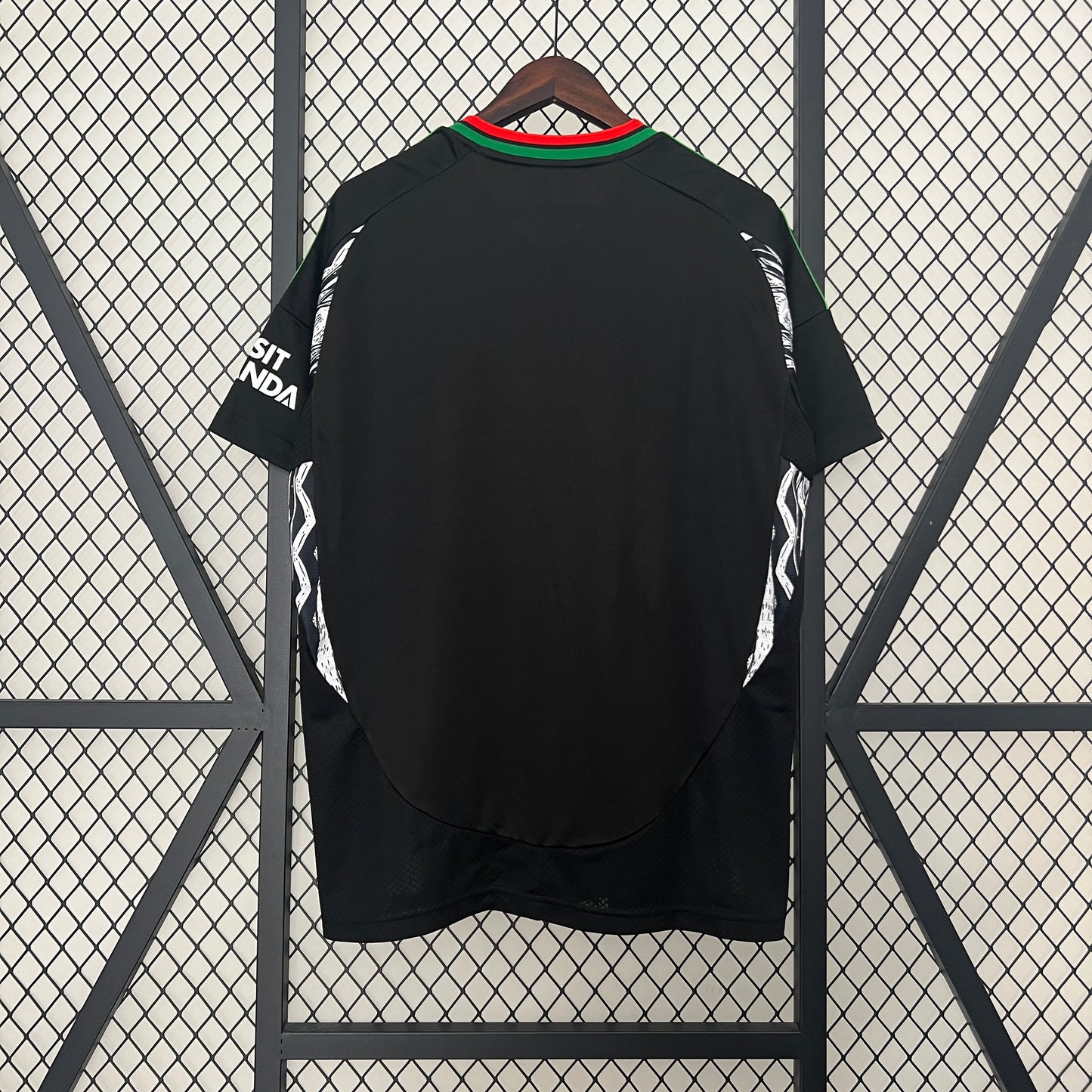 Arsenal “Gunners Elite” special jersey