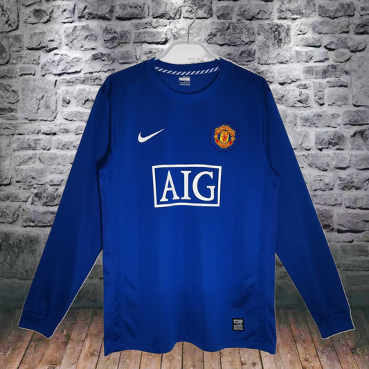 Long sleeved: 2008/09 Manchester United Second away