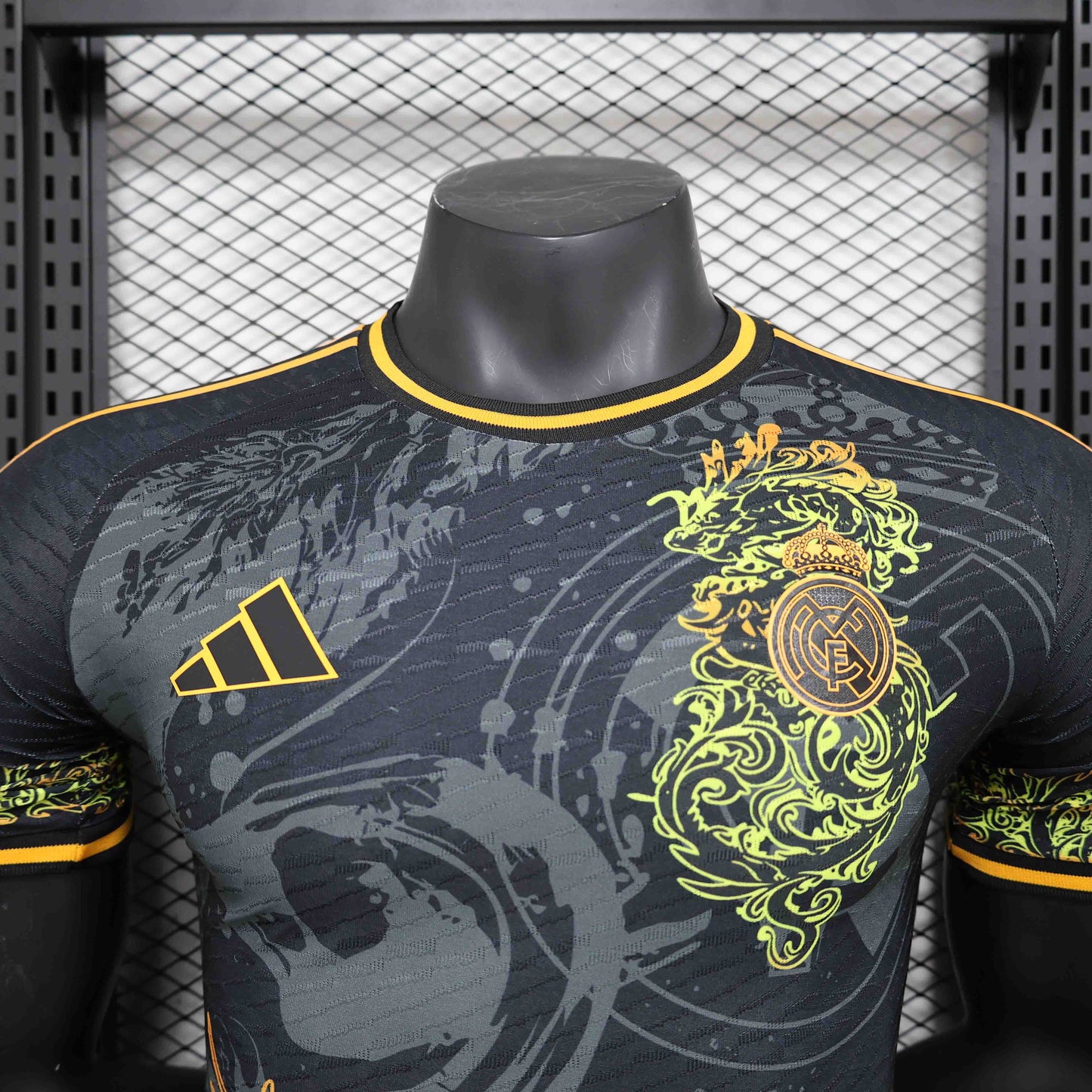 24-25 Real Madrid Golden Dragon