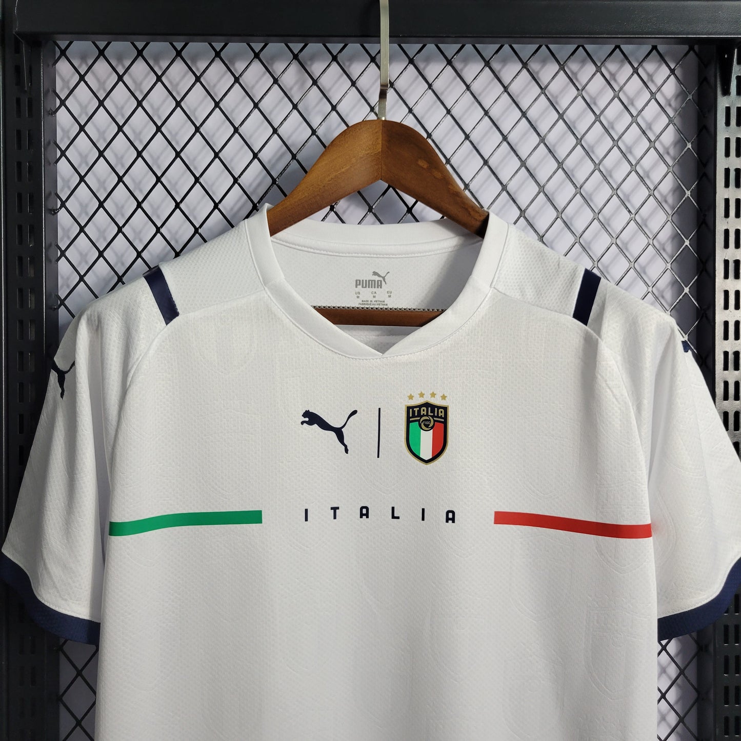 Italy “Roman Gold” special jersey