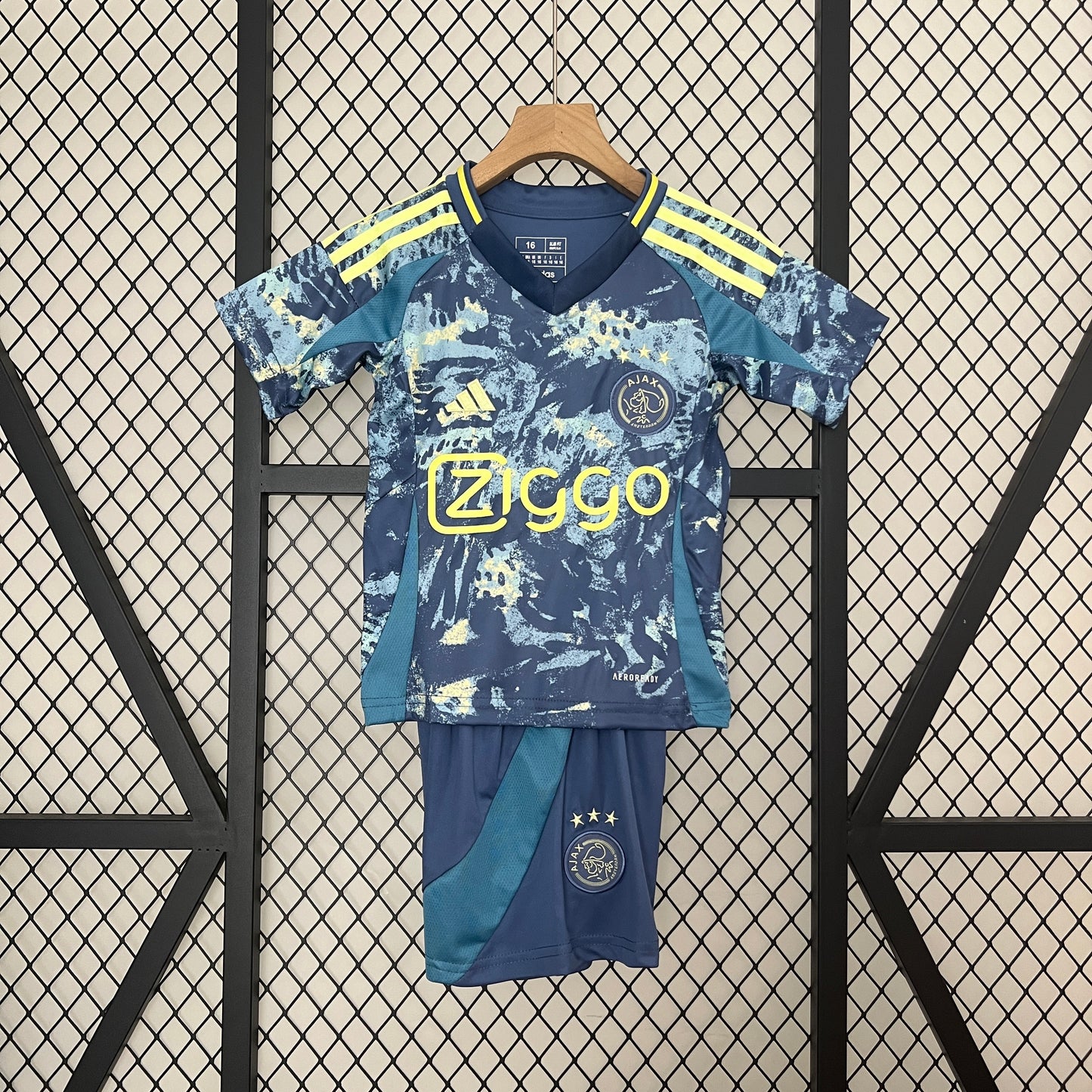 2425 Kids Ajax away