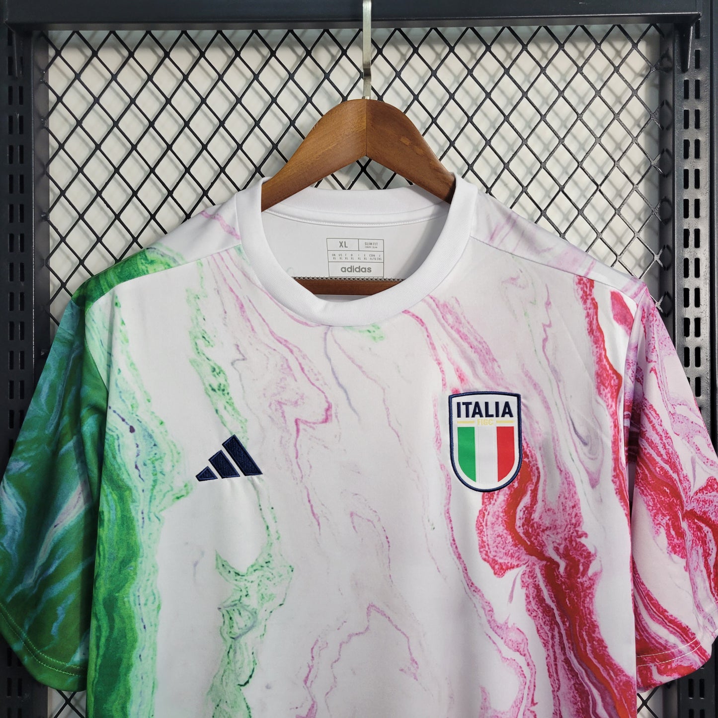 Italy “La Maglia Eterna” special jersey