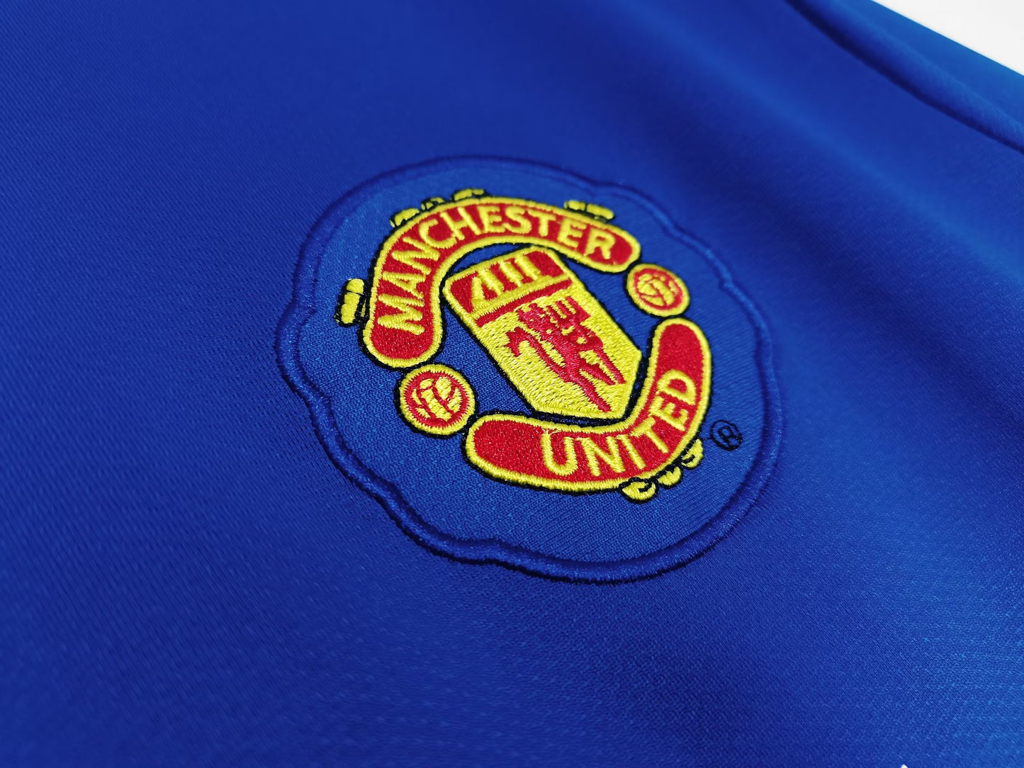 Long sleeved: 2008/09 Manchester United Second away