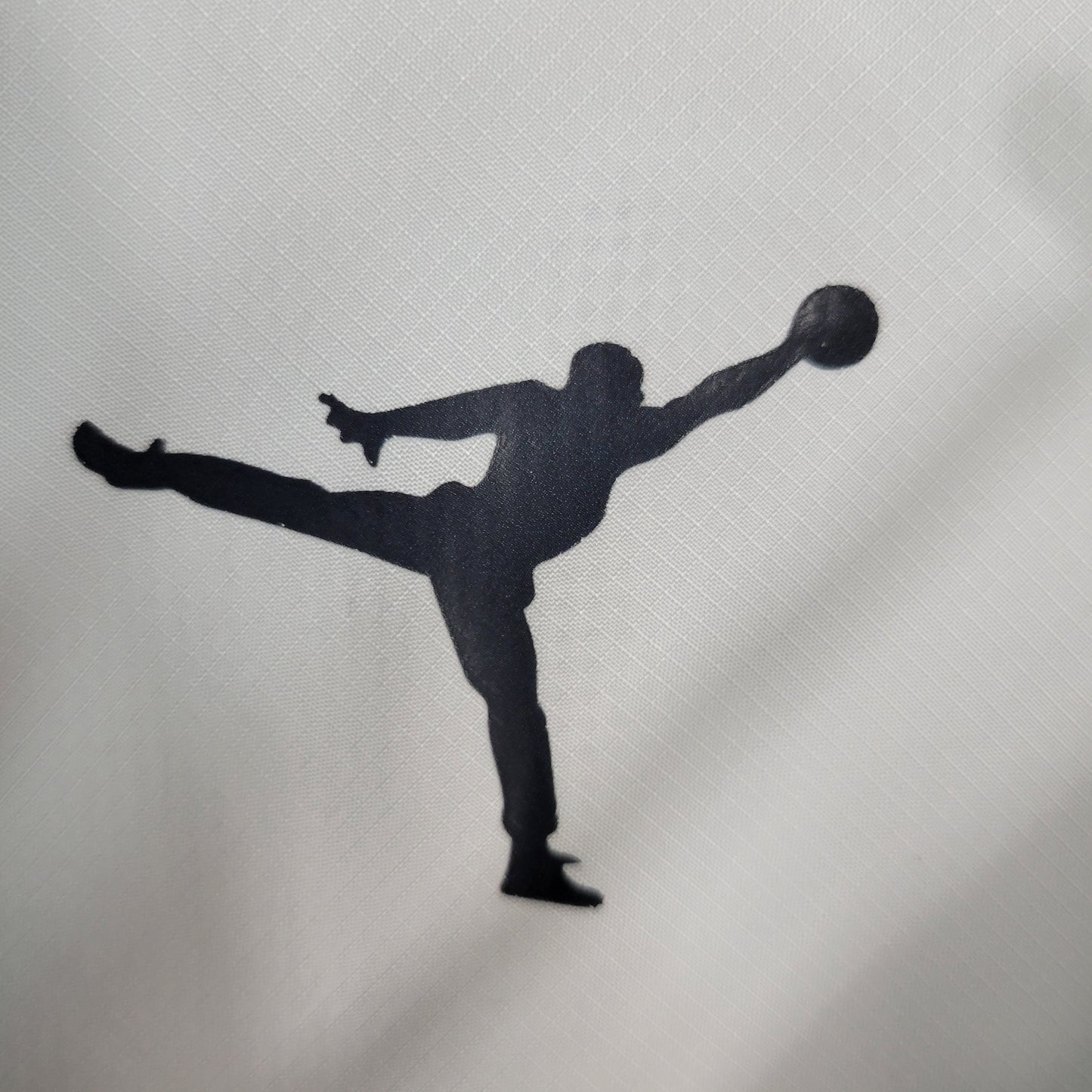 23/24 PSG Windbreaker in White