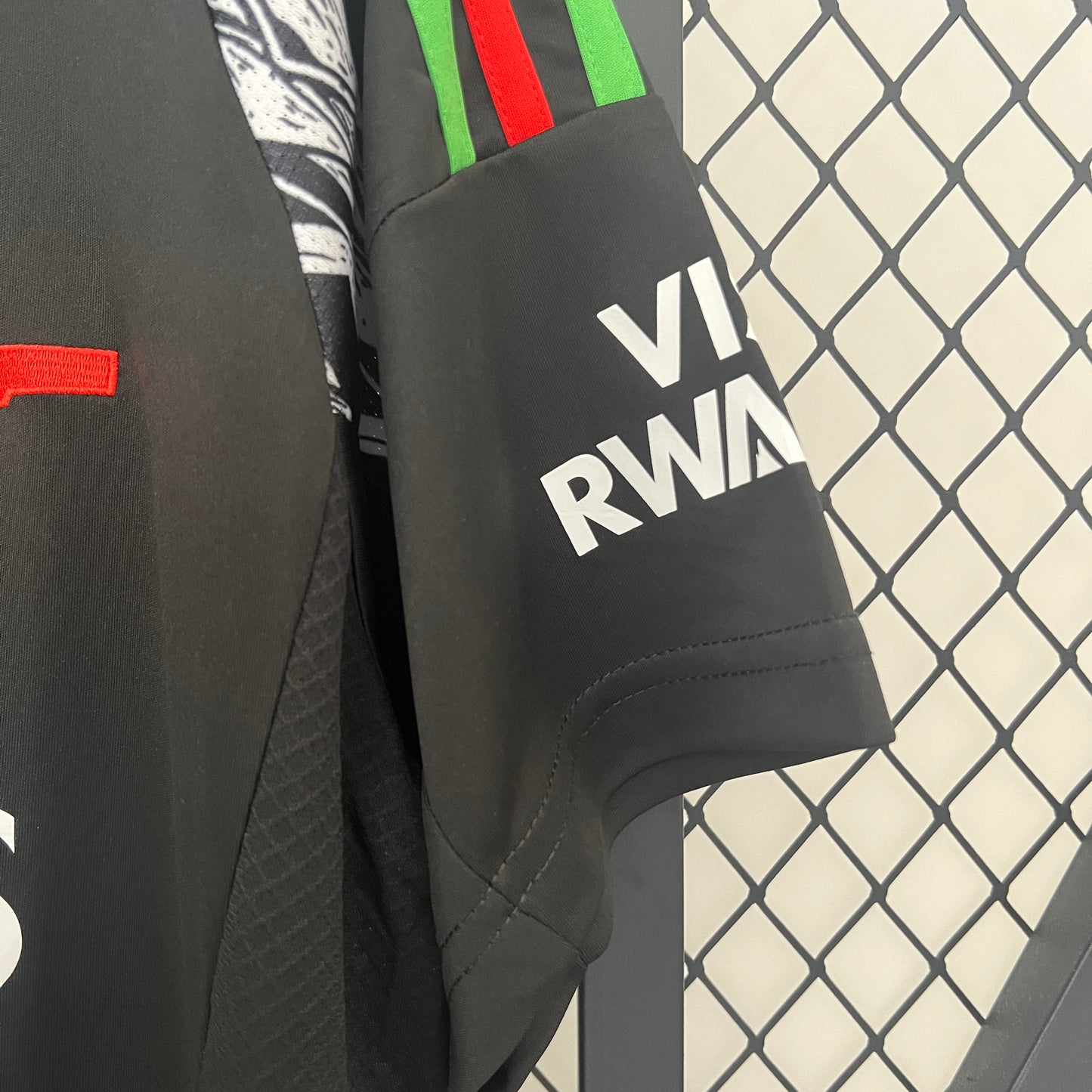 Arsenal “Gunners Elite” special jersey