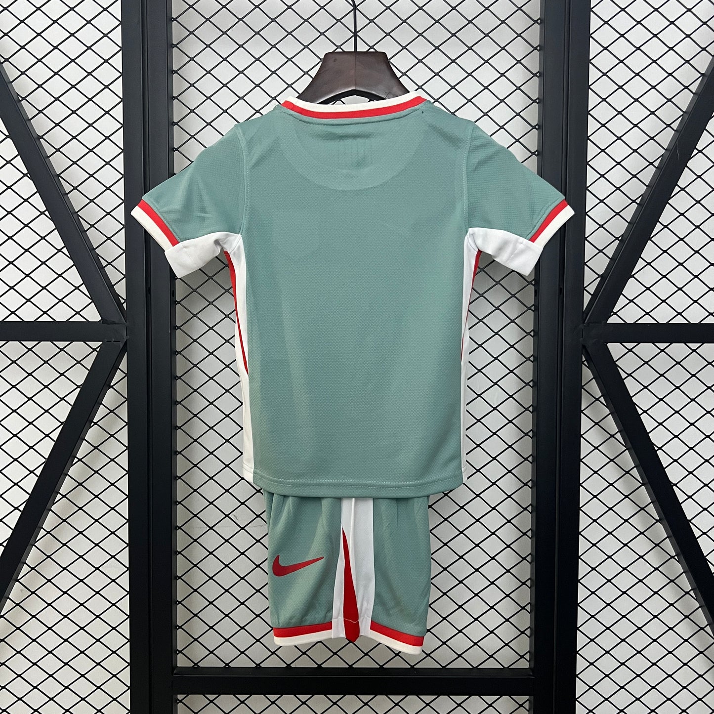 24 25 kids Atletico Madrid away