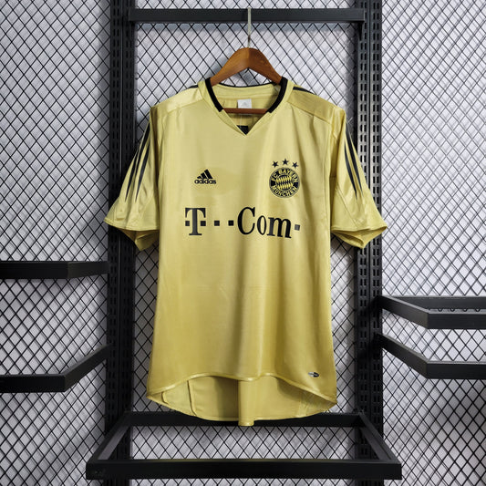 Bayern Munich “Golden Horizon” special jersey