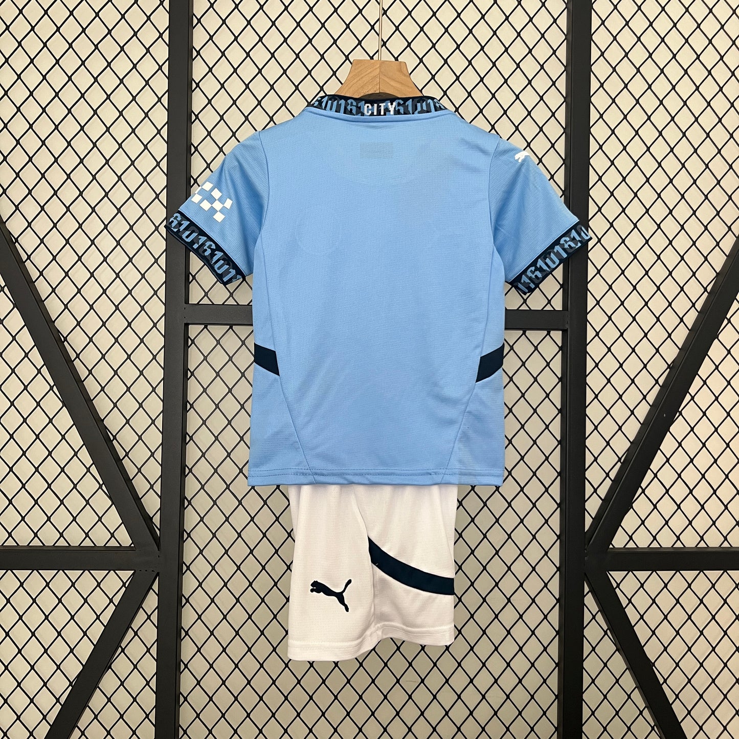 24/25 kids Manchester City home