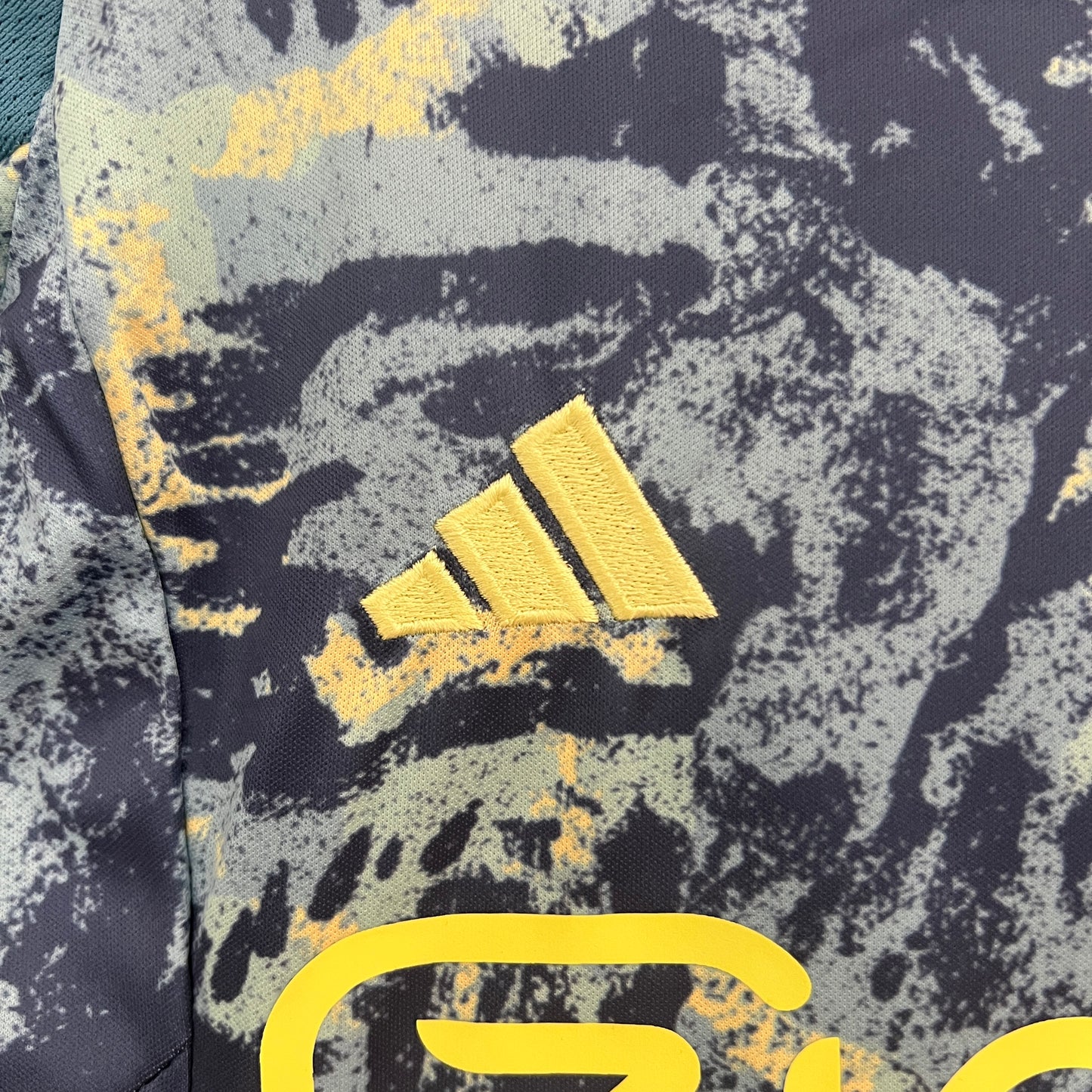 2425 Kids Ajax away