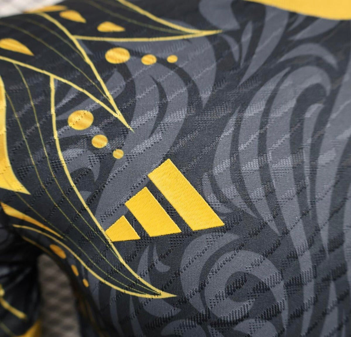 Player Version 24/25 Real Madrid Black/Golden Special Jersey