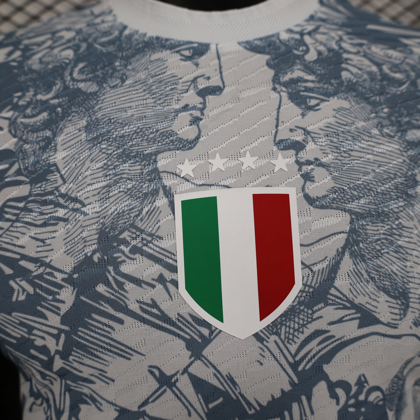 Italy “Roman Gold” special jersey