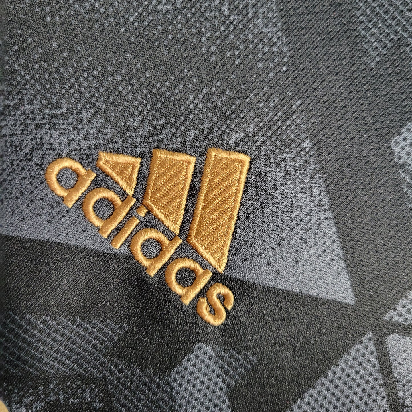 Arsenal “Arsenal Supreme ” special jersey