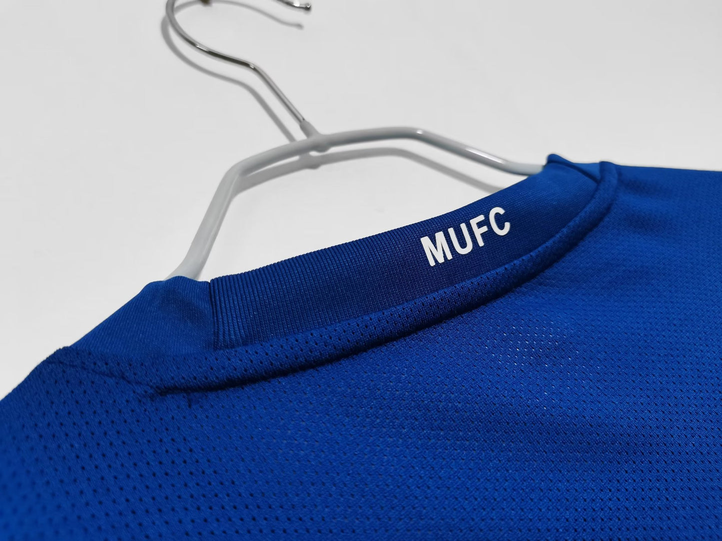 Long sleeved: 2008/09 Manchester United Second away
