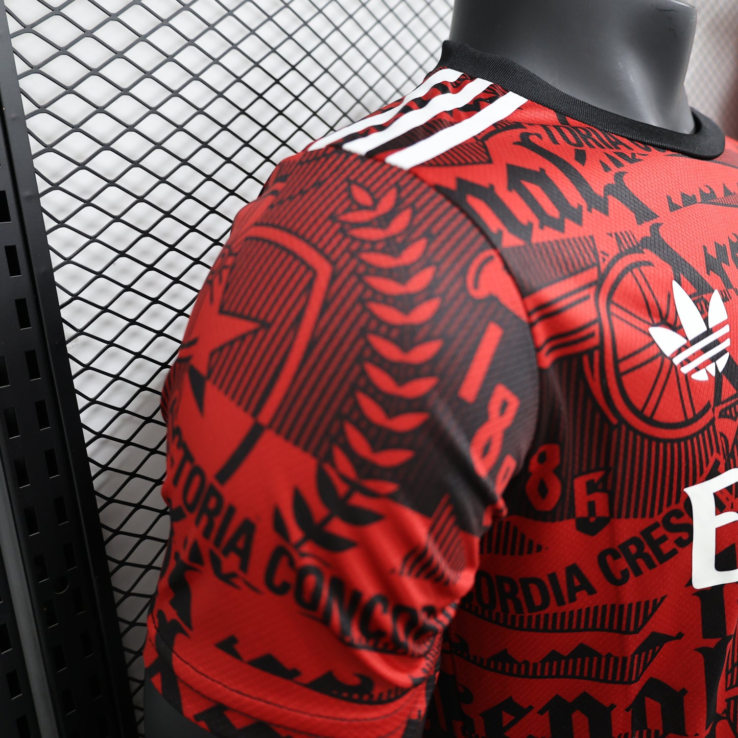 Arsenal “Invincible Spirit” special jersey