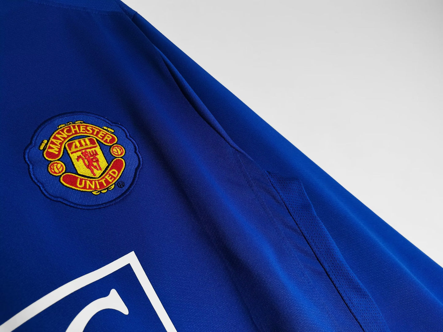 Long sleeved: 2008/09 Manchester United Second away