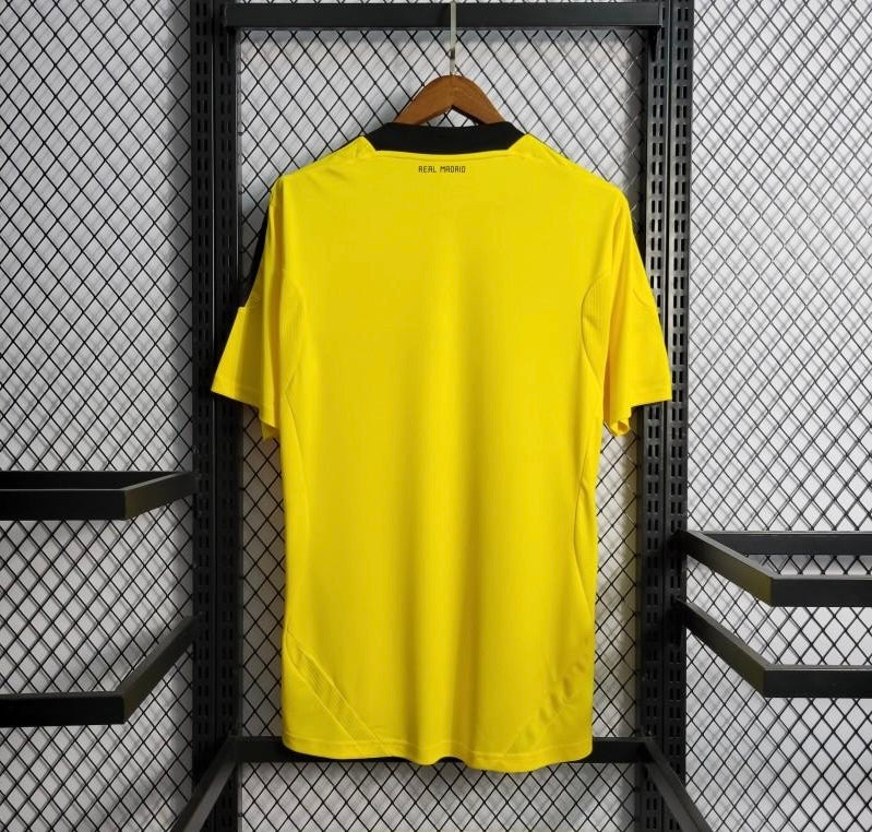 Goalkeeper 2011/12 Retro Real Madrid in Yellow