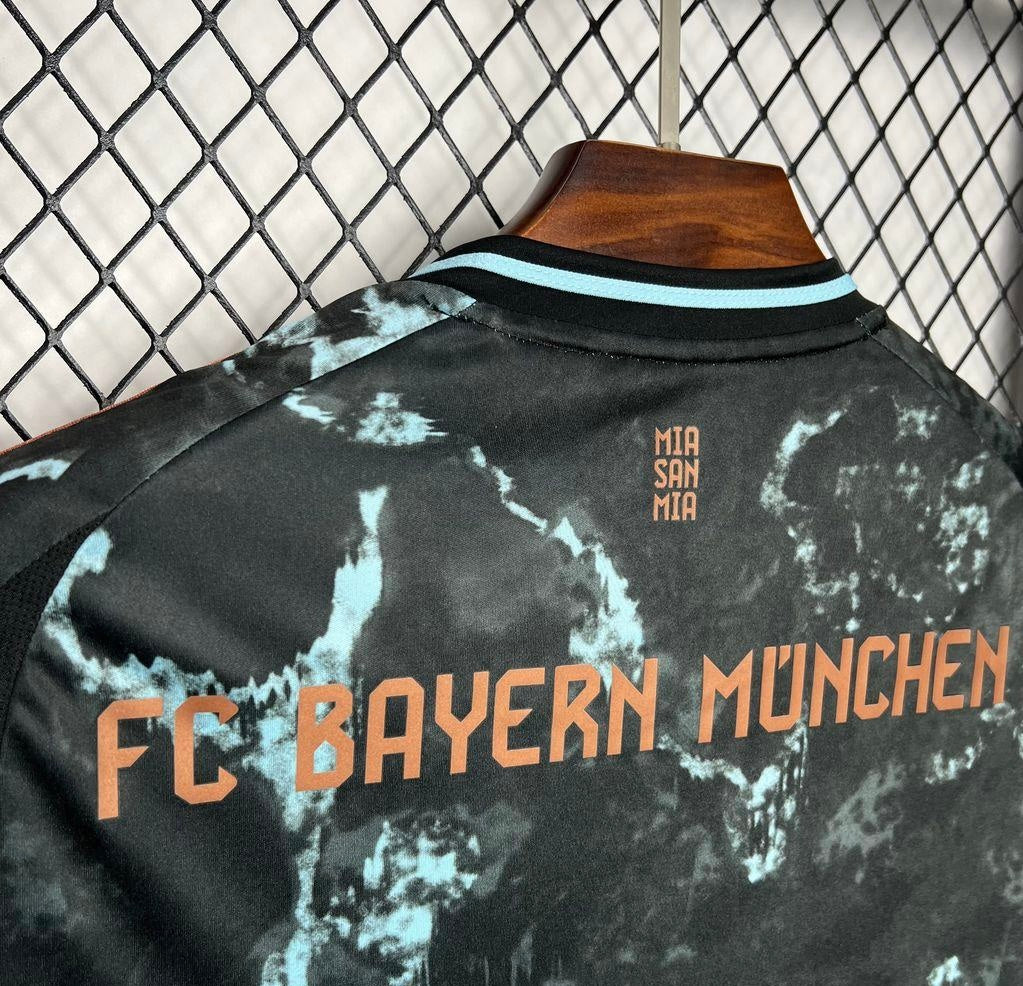 FC Bayern Munich Away 2024/25 Kit