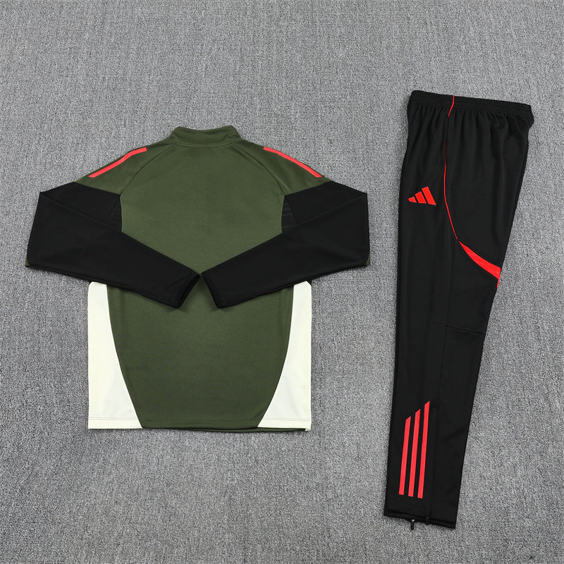 Bayern München ,,Green Forest" Tracksuit