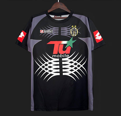 Retro 01/02 Juventus Black Goalkeeper Jersey