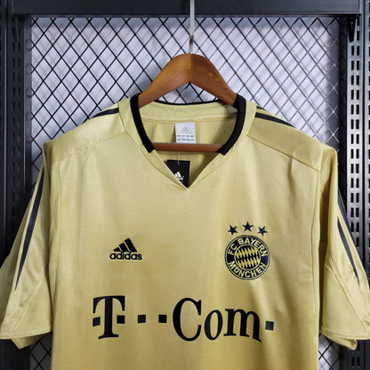 Bayern Munich “Golden Horizon” special jersey