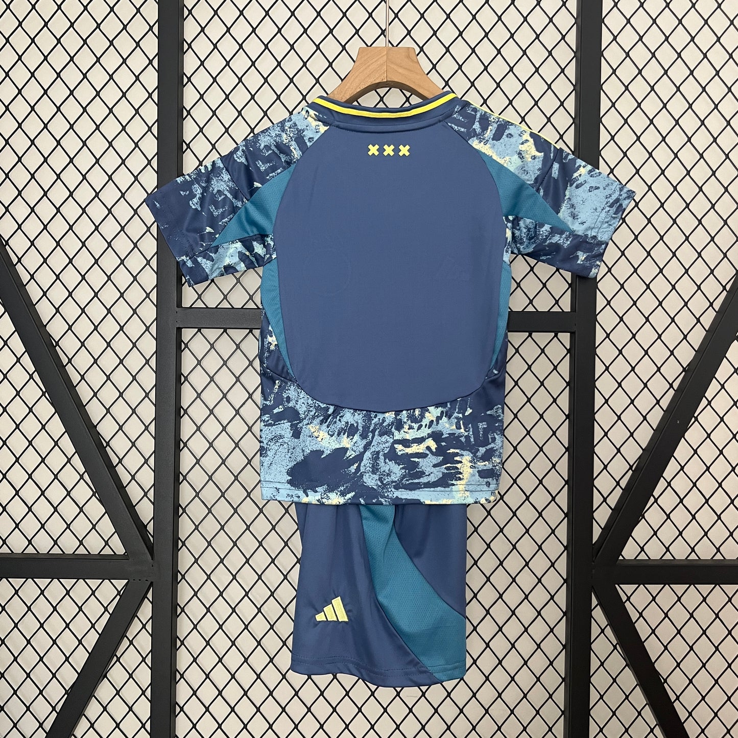 2425 Kids Ajax away
