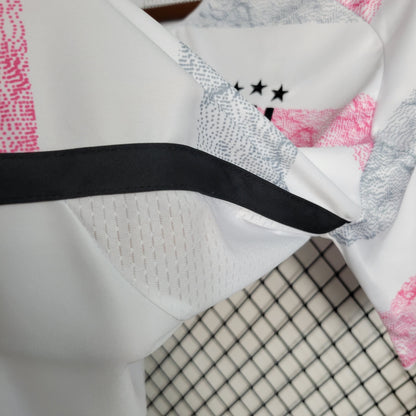 Juventus “Lightning” special jersey