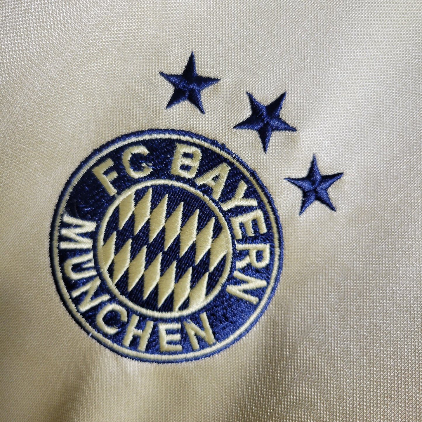Bayern Munich “Golden Horizon” special jersey