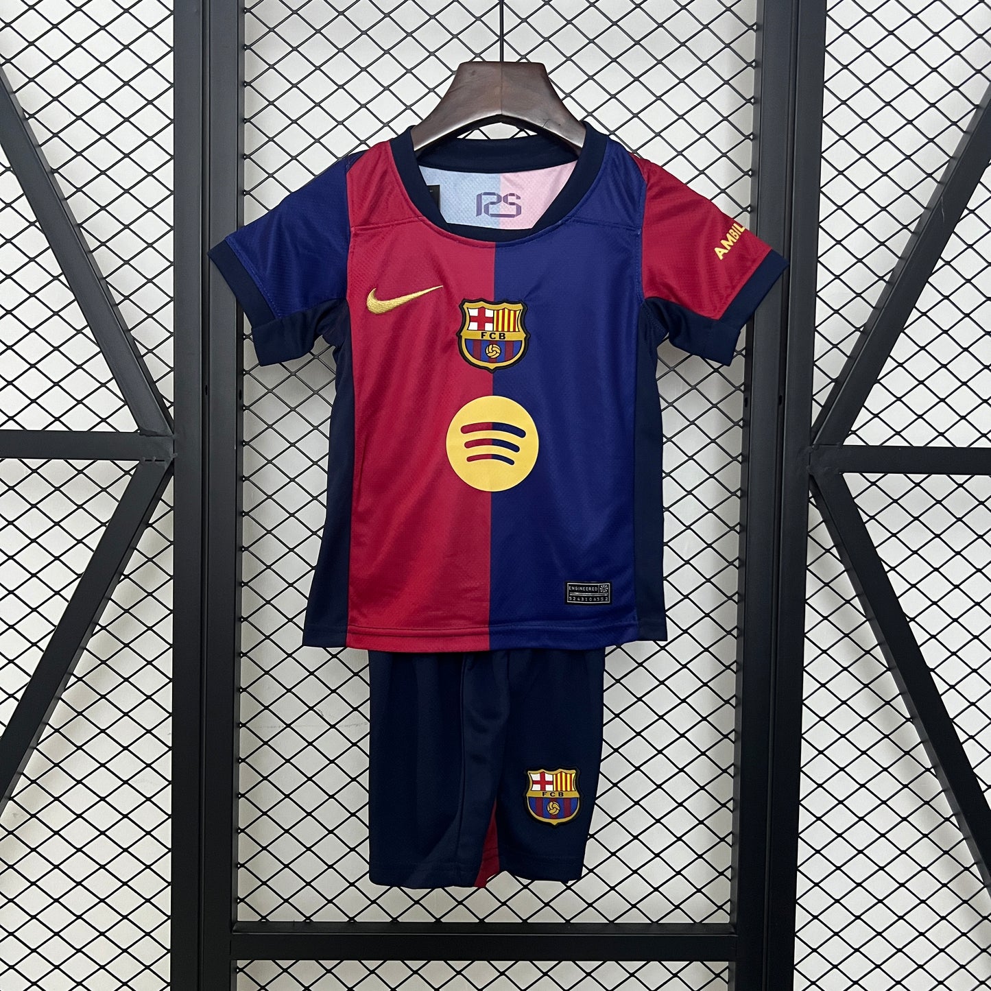 24 25 kids Barcelona home