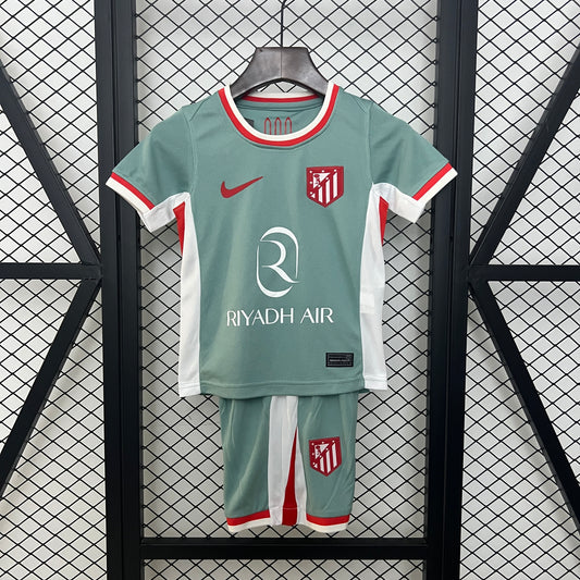 24 25 kids Atletico Madrid away