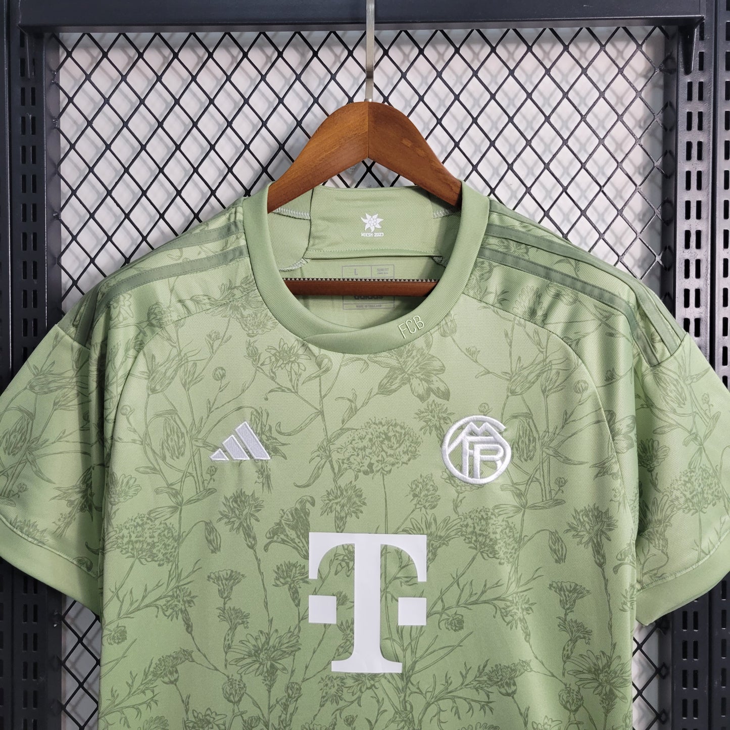 Bayern Munich “Phoenix Bayern” special jersey