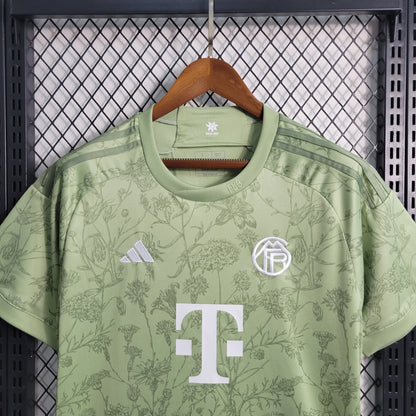 Bayern Munich “Phoenix Bayern” special jersey