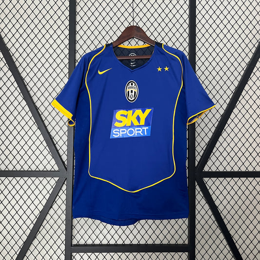 Retro Juventus 04/05 Away