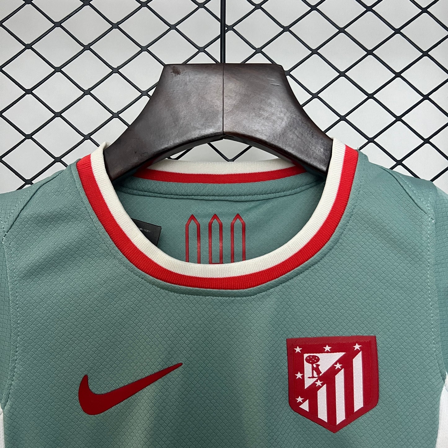 24 25 kids Atletico Madrid away