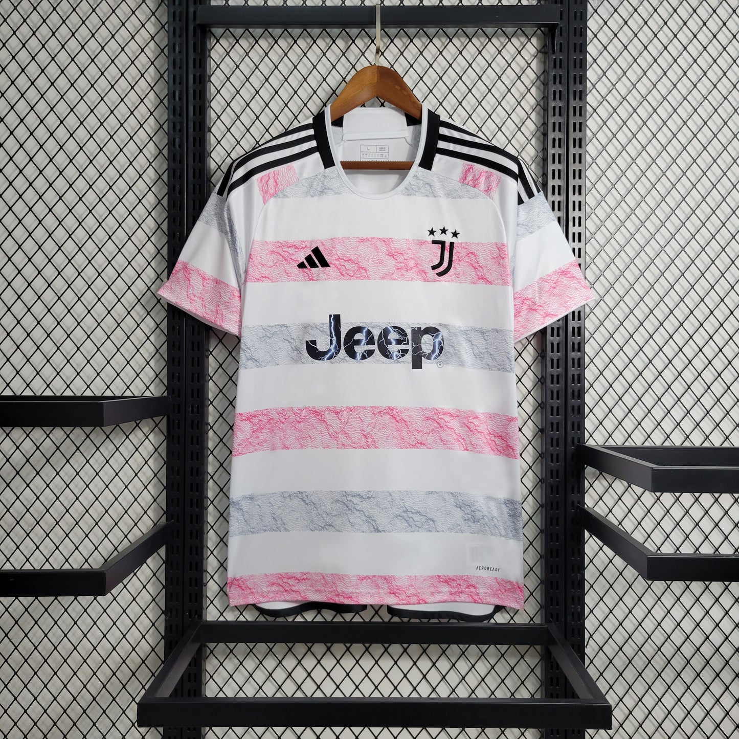 Juventus “Lightning” special jersey