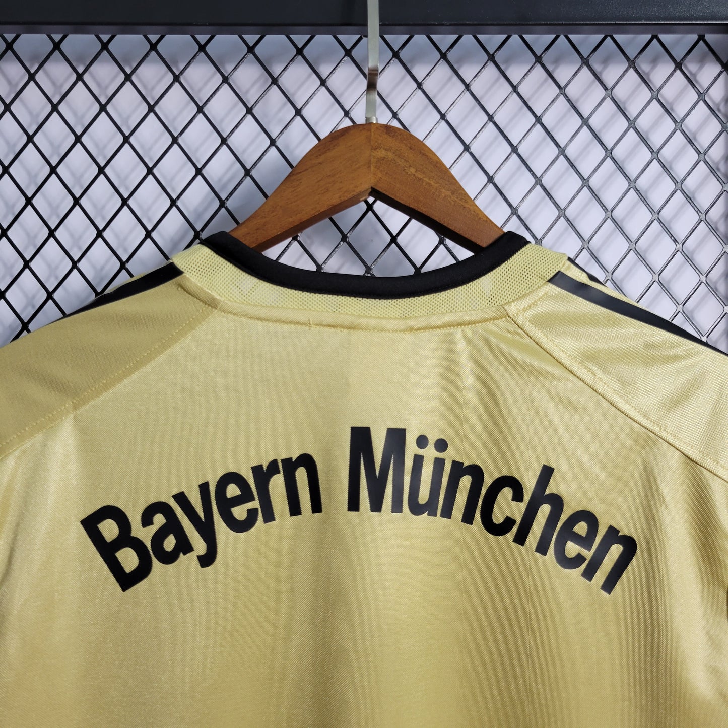 Bayern Munich “Golden Horizon” special jersey