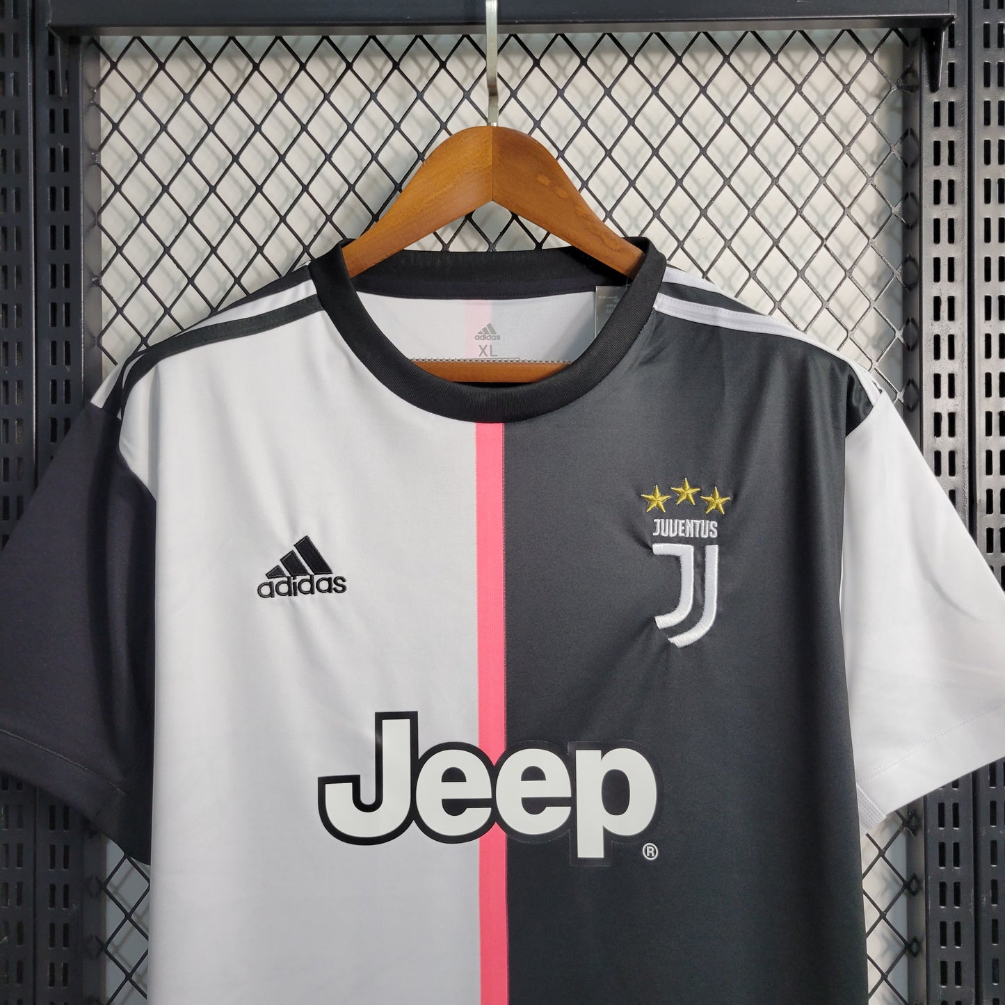 Juventus “Bianconeri Legacy” special jersey