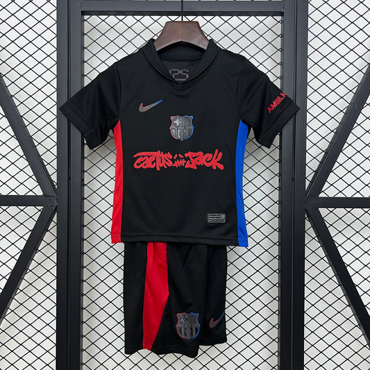 25 26 kids Barcelona X TravisScott away