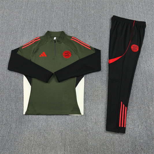 Bayern München ,,Green Forest" Tracksuit